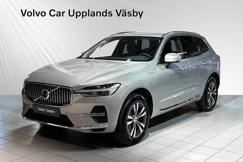 Silver Begagnad 2024 Volvo XC60 Core SUV | 519 900 kr (Bra pris) - Bild 1/3