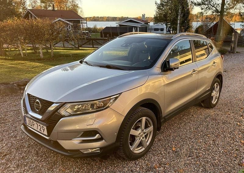 Silver Begagnad 2019 Nissan Qashqai Tekna+ SUV | 159 000 kr (Bra pris) - Bild 1/4