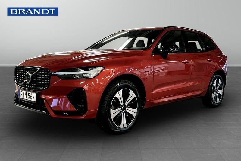 Röd Begagnad 2024 Volvo XC60 Plus SUV | 534 900 kr (Marknadspris) - Bild 1/4