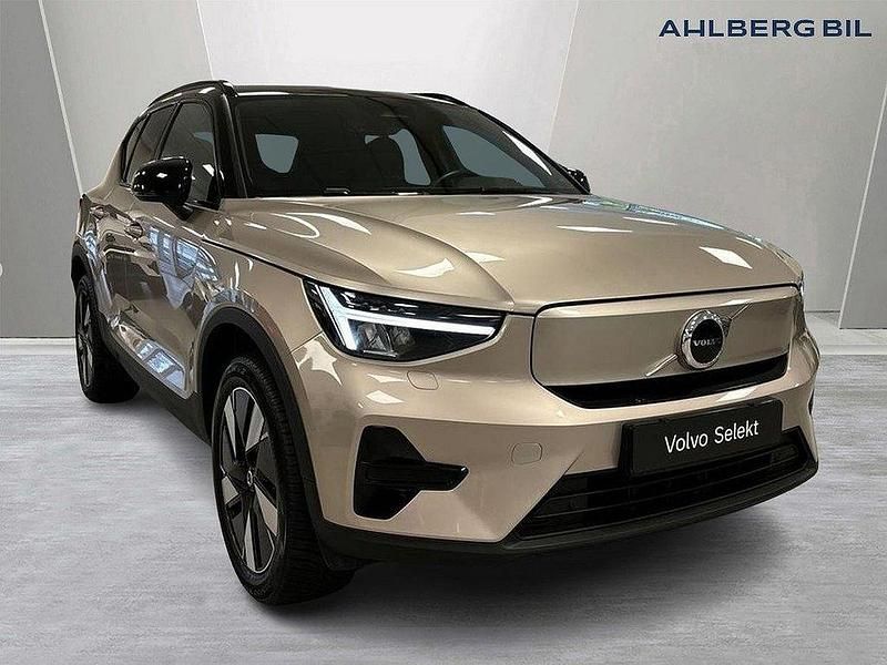 Ljusgrå Begagnad 2024 Volvo XC40 Core SUV | 459 500 kr - Bild 1/3