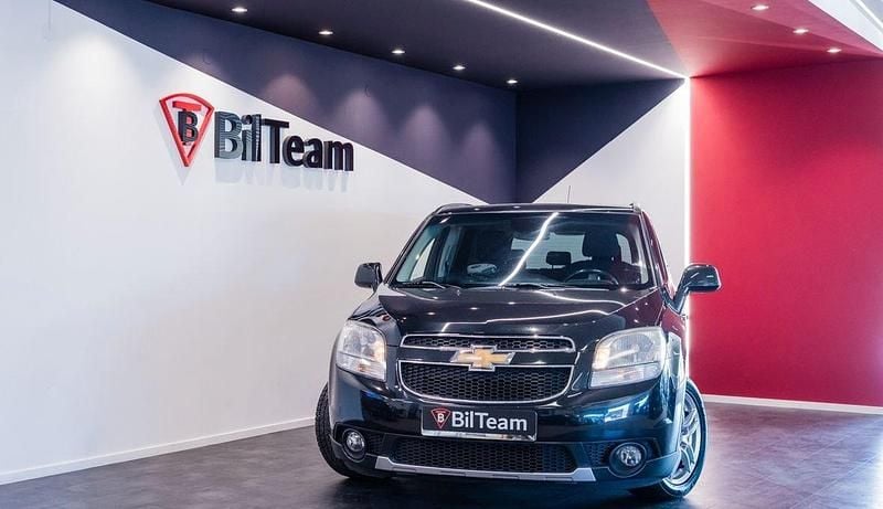 Svart Begagnad 2011 Chevrolet Orlando Minibuss | 49 900 kr (Bra pris) - Bild 1/4