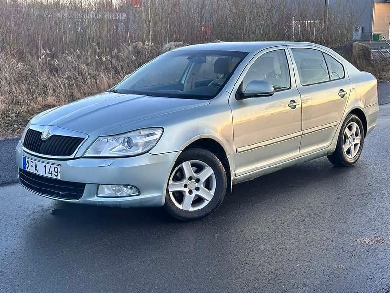 Begagnad 2009 Skoda Octavia Halvkombi | 24 900 kr (Bra pris) - Bild 1/4