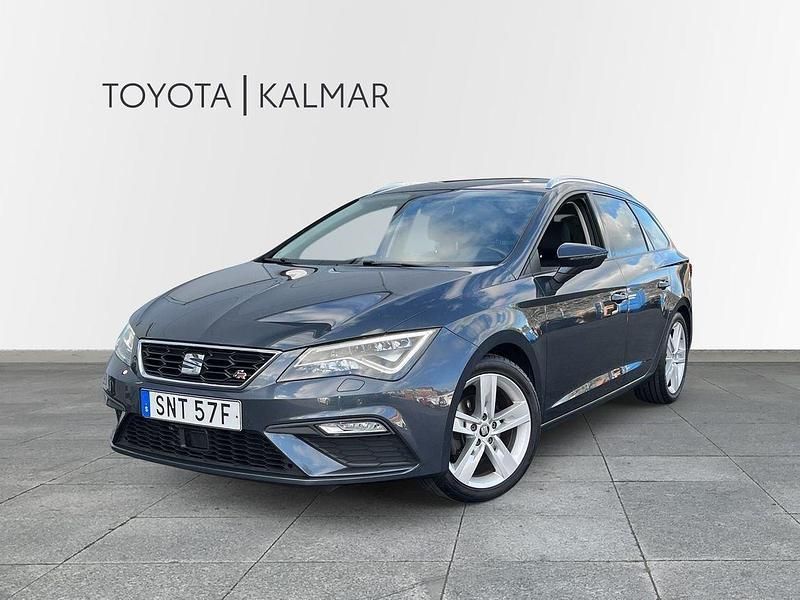 Mörkgrå (grå) Begagnad 2020 Seat Leon ST Beats Kombi | 162 000 kr (Marknadspris) - Bild 1/4