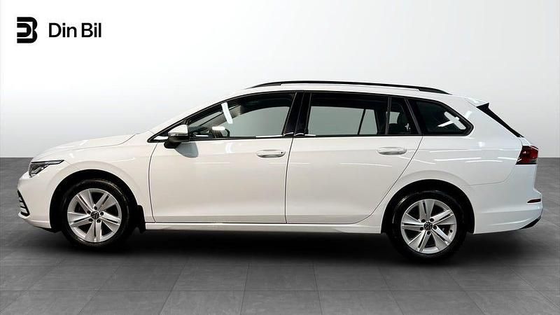 Begagnad VW Golf VIII 131 HK (96 kW) 2022 Vit Kombi