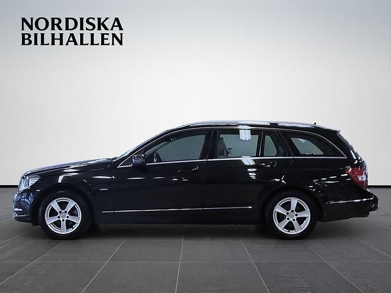 Begagnad Mercedes C180 Avantgarde 156 HK (114 kW) 2011 Svart Kombi