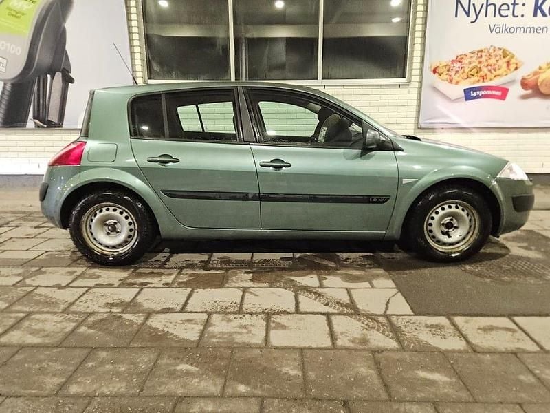 Begagnad Renault Mégane II 113 HK (83 kW) 2005