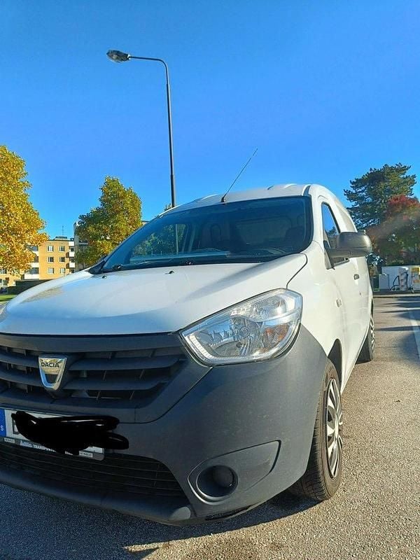Vit Begagnad 2015 Dacia Dokker Express Van | 48 000 kr (Marknadspris) - Bild 1/4