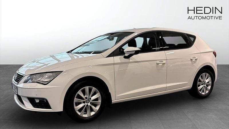 Vit Begagnad 2019 Seat Leon Halvkombi | 109 900 kr (Marknadspris) - Bild 1/4