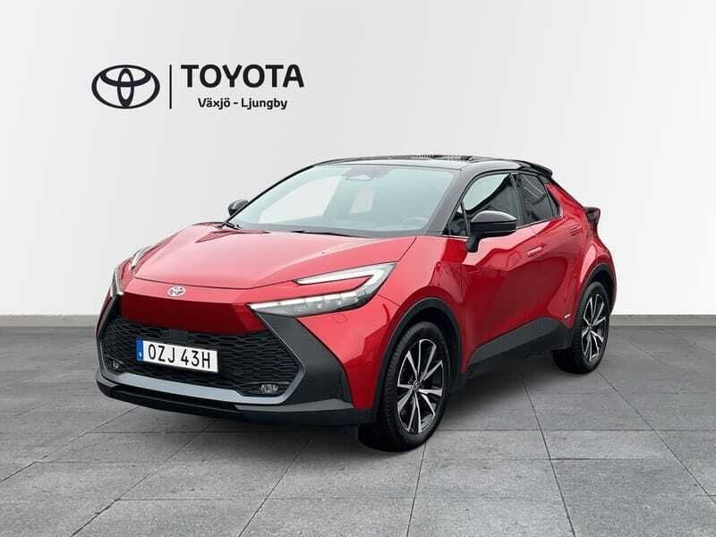 Tvåtonslack 3u5/202 (2tb) Begagnad 2023 Toyota C-HR Style SUV | 399 000 kr (Marknadspris) - Bild 1/4