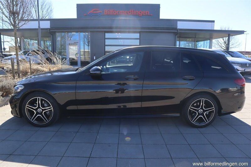 Svart Begagnad 2020 Mercedes C220 AMG line Kombi | 249 900 kr (Lite dyr) - Bild 1/4