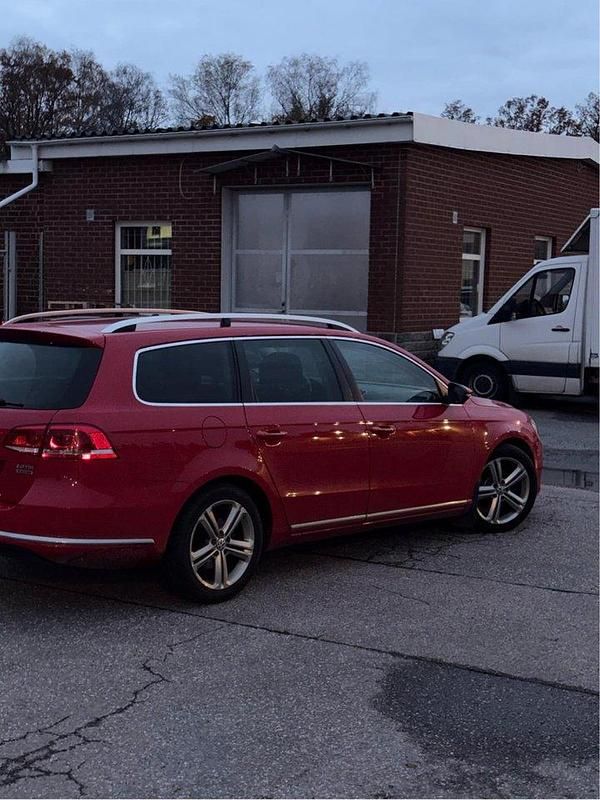Röd Begagnad 2014 VW Passat Kombi | 90 000 kr (Marknadspris) - Bild 1/4