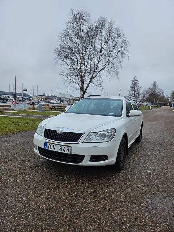 Begagnad Skoda Octavia 105 HK (77 kW) 2010 Kombi