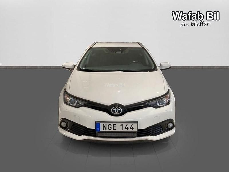 Begagnad Toyota Auris Touring Sports 2019 Vit Kombi