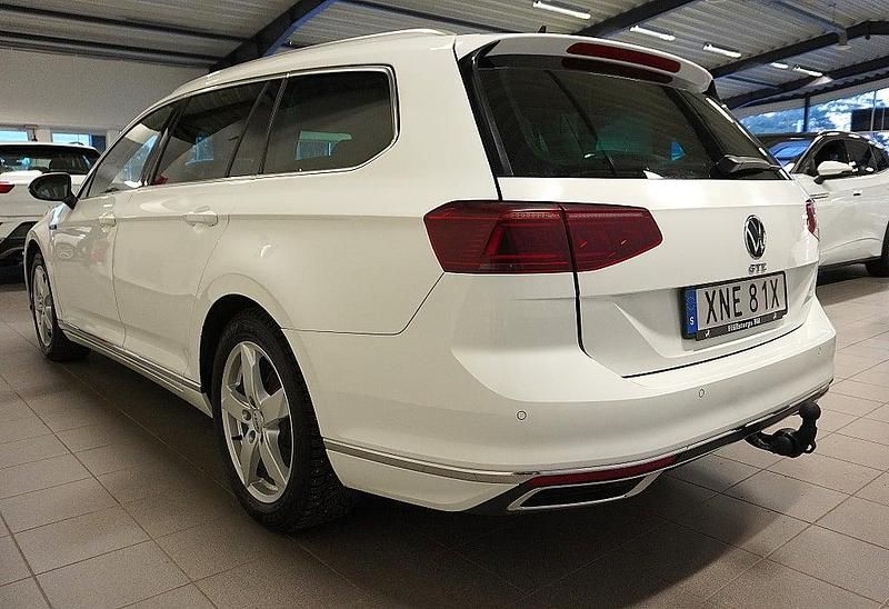 Begagnad VW Passat GTE 218 HK (160 kW) 2021 Vit