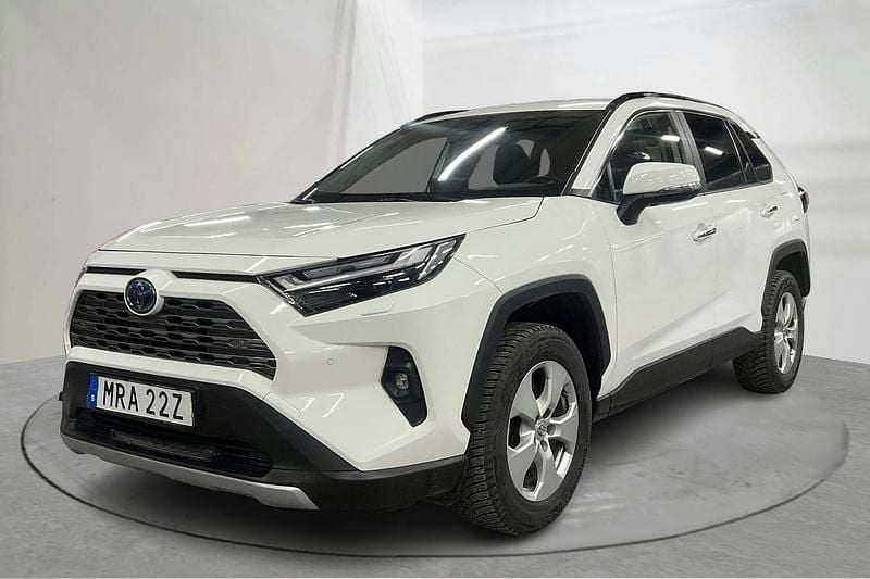 Begagnad Toyota RAV4 Executive 222 HK (163 kW) 2023 Vit SUV