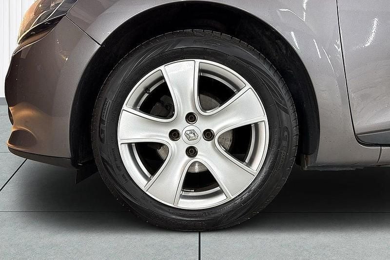 Begagnad Renault Clio GrandTour Dynamique 90 HK (66 kW) 2016 Grå Kombi