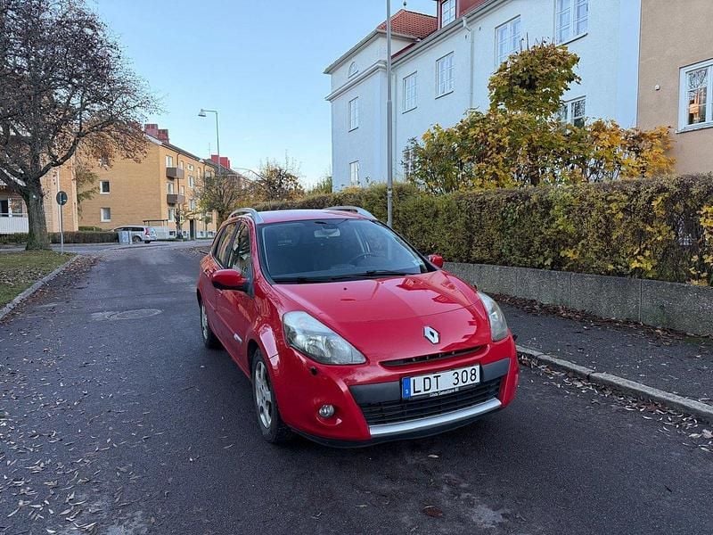 Röd Begagnad 2012 Renault Clio GrandTour Kombi | 27 500 kr (Bra pris) - Bild 1/4