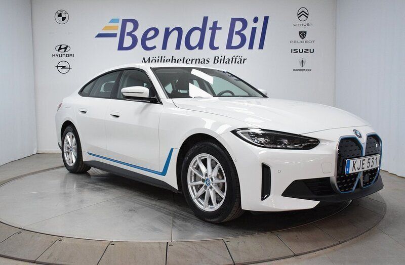 Vit Begagnad 2023 BMW i4 Shadowline Sedan | 454 500 kr - Bild 1/3