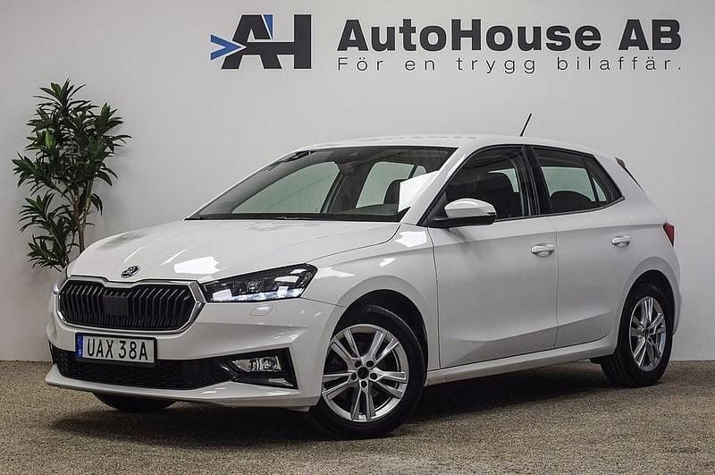 Begagnad Skoda Fabia Style 110 HK (80 kW) 2022 Vit Halvkombi