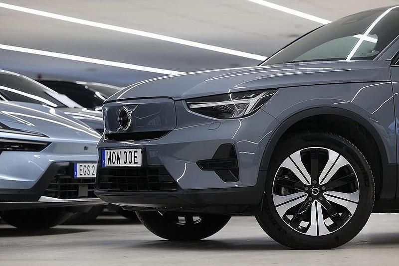 Begagnad Volvo C40 Core 300 kW (408 HK) 2022 Grå SUV