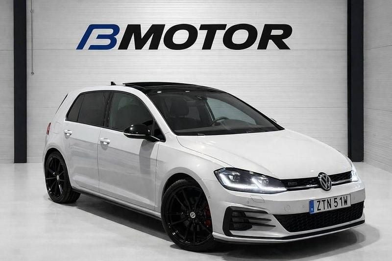 Ljusgrå Begagnad 2017 VW Golf VII GTD Halvkombi | 209 900 kr (Dyr) - Bild 1/4