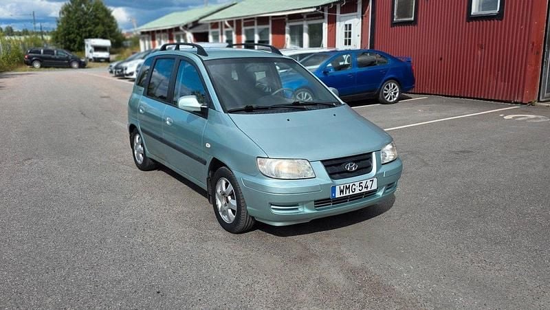Ljusgrön (grön) Begagnad 2005 Hyundai Matrix Minibuss | 16 900 kr (Marknadspris) - Bild 1/4