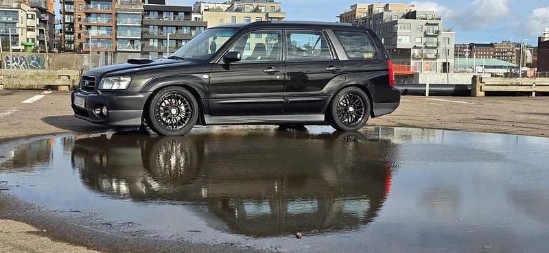 Svart Begagnad 2003 Subaru Forester SUV | 50 000 kr - Bild 1/4