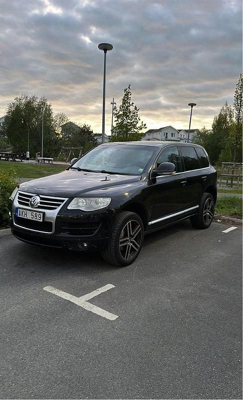 Svart Begagnad 2008 VW Touareg SUV | 42 000 kr (Bra pris) - Bild 1/4