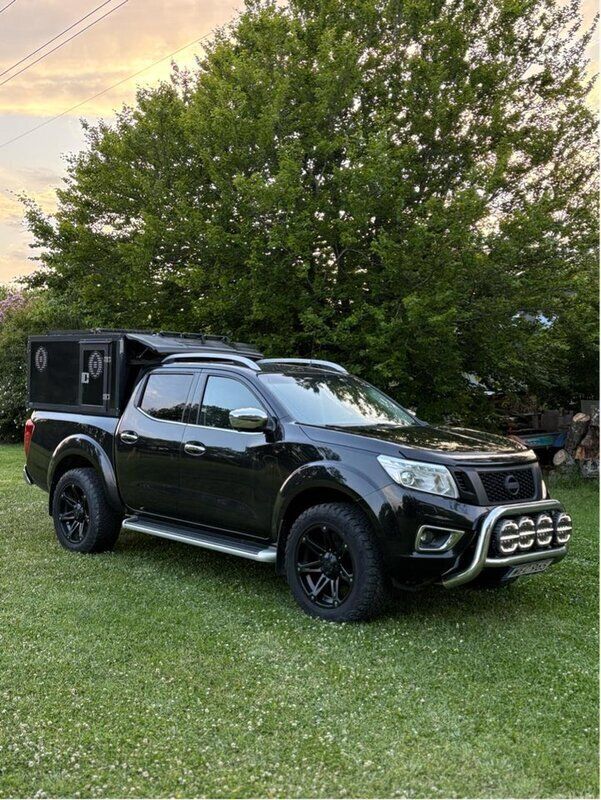 Svart Begagnad 2017 Nissan Navara Pickup | 279 000 kr (Dyr) - Bild 1/4