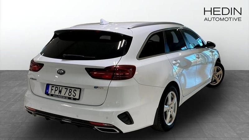 Begagnad Kia Ceed Sportswagon Advance 141 HK (103 kW) 2020 Vit Kombi