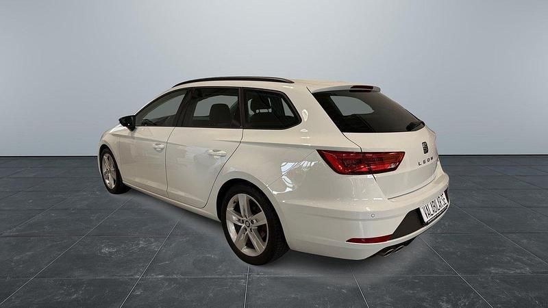 Begagnad Seat Leon ST Beats 150 HK (110 kW) 2019 Vit Kombi