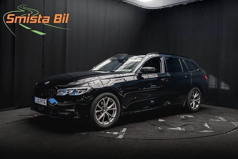 Svart Begagnad 2019 BMW 320 Shadowline Kombi | 268 900 kr (Marknadspris) - Bild 1/3