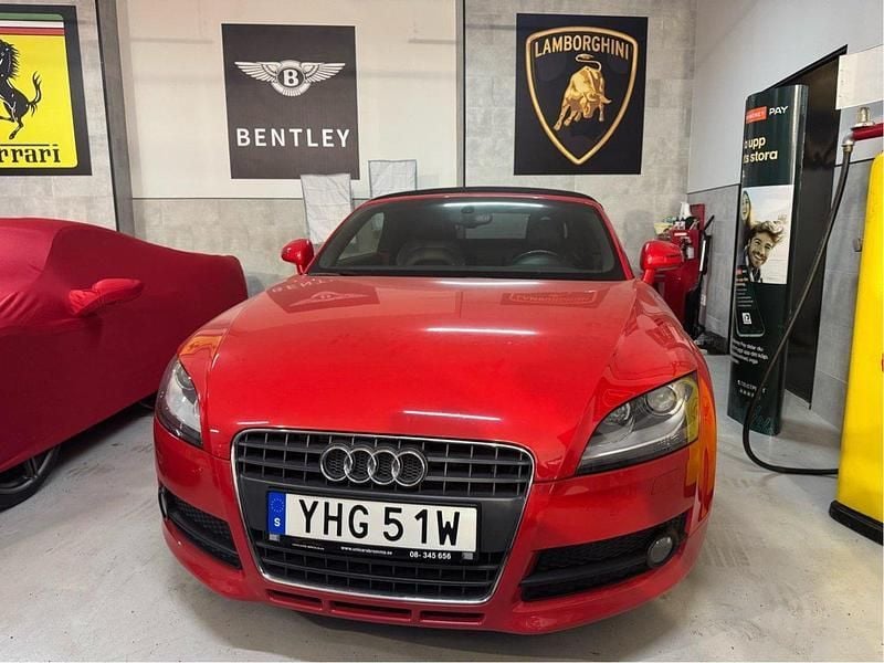 Röd Begagnad 2008 Audi TT Roadster Cab | 149 000 kr - Bild 1/4