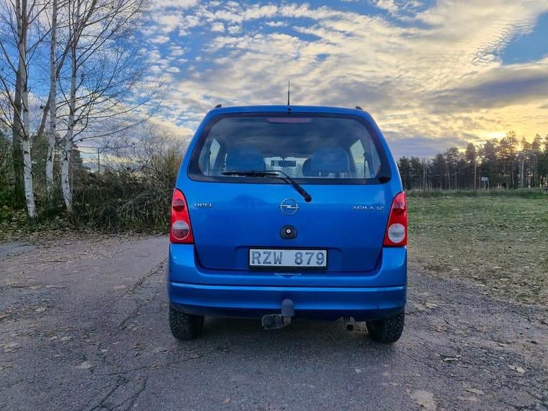 Begagnad Opel Agila 75 HK (55 kW) 2001 Minibuss