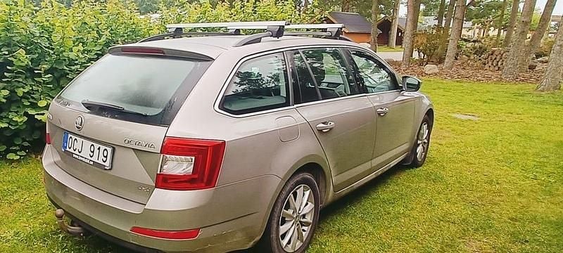 Begagnad 2014 Skoda Octavia Kombi | 85 000 kr (Marknadspris) - Bild 1/3