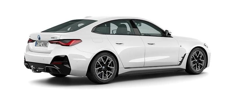 Vit Ny 2025 BMW i4 M Sport Sedan | 657 500 kr (Marknadspris) - Bild 1/2