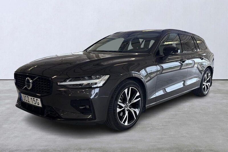 Grå Begagnad 2024 Volvo V60 Plus Kombi | 399 900 kr (Marknadspris) - Bild 1/4