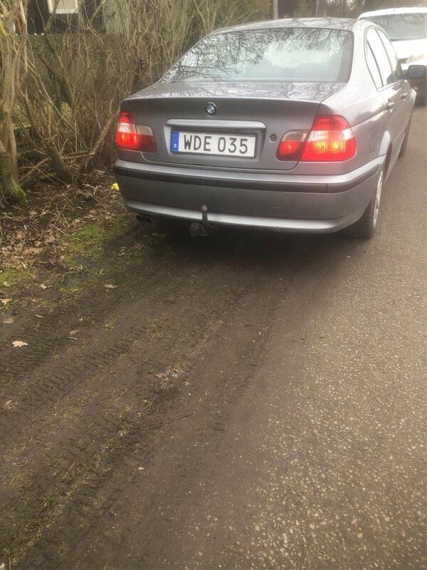 Grå Begagnad 2005 BMW 320 Sedan | 68 000 kr (Dyr) - Bild 1/4