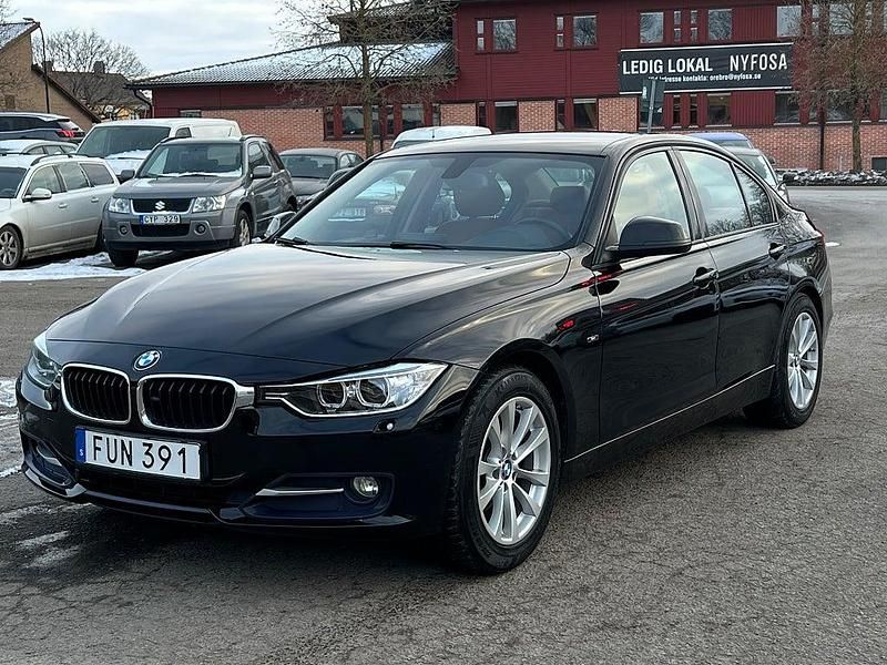 Begagnad BMW 320 Performance 184 HK (135 kW) 2015 Svart Sedan