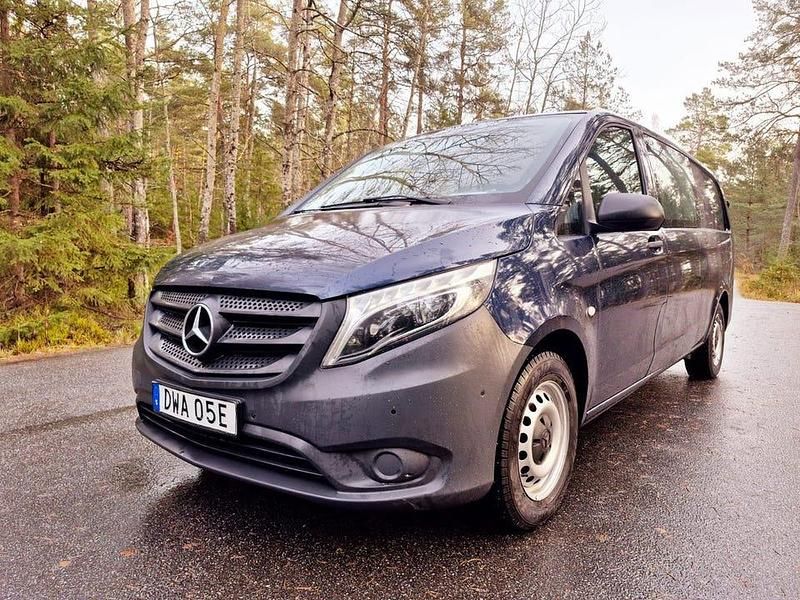 Begagnad Mercedes Vito 163 HK (119 kW) 2019 Blå Van