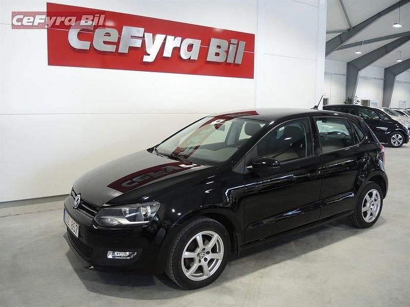 Begagnad VW Polo Comfortline 86 HK (63 kW) 2014 Svart Halvkombi