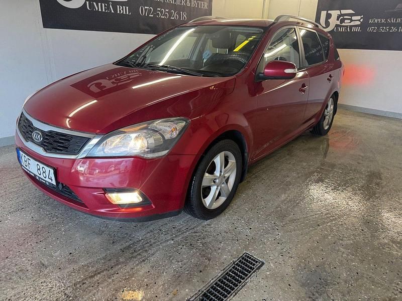 Röd Begagnad 2009 Kia Ceed Sportswagon 4 Kombi | 39 900 kr (Marknadspris) - Bild 1/4