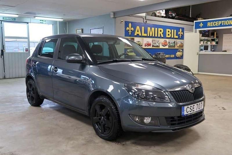 Silver Begagnad 2014 Skoda Fabia Halvkombi | 69 999 kr (Marknadspris) - Bild 1/4