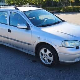 Grå Begagnad 2000 Opel Astra Kombi | 15 000 kr (Marknadspris) - Bild 1/4