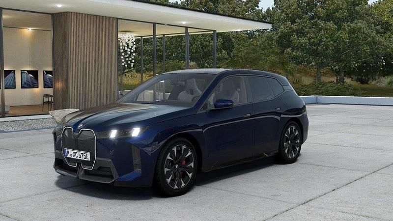 Blå Begagnad 2025 BMW iX Efficient Dynamics SUV | 1 149 500 kr - Bild 1/4