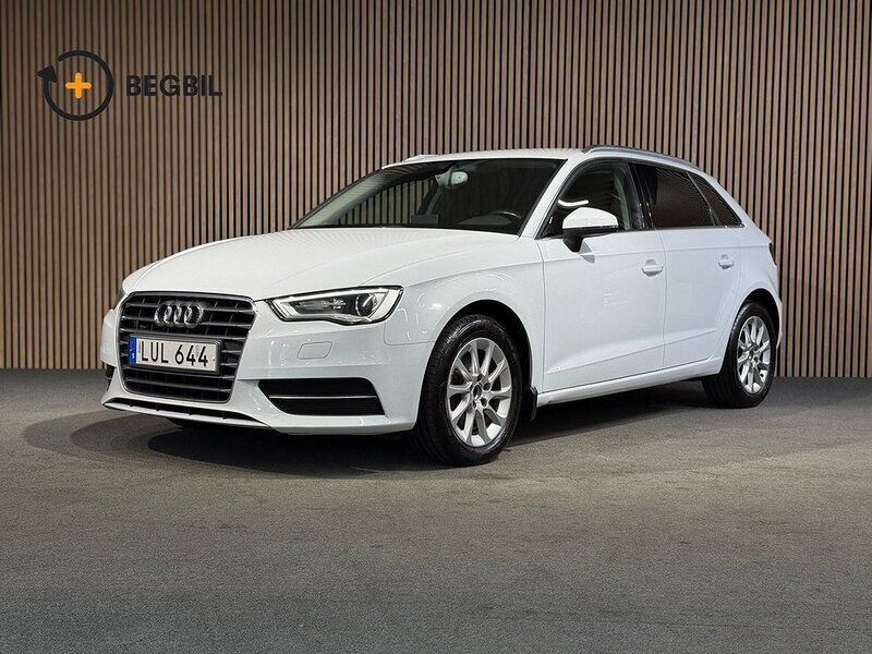 Vit Begagnad 2015 Audi A3 Sportback Design Halvkombi | 134 900 kr (Marknadspris) - Bild 1/4
