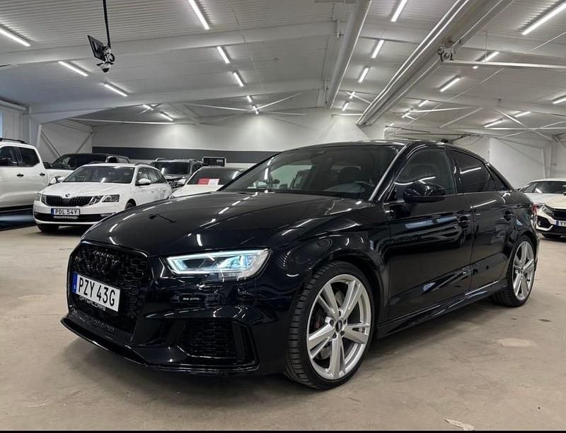 Svart Begagnad 2018 Audi RS3 Sedan | 395 000 kr (Superpris) - Bild 1/4
