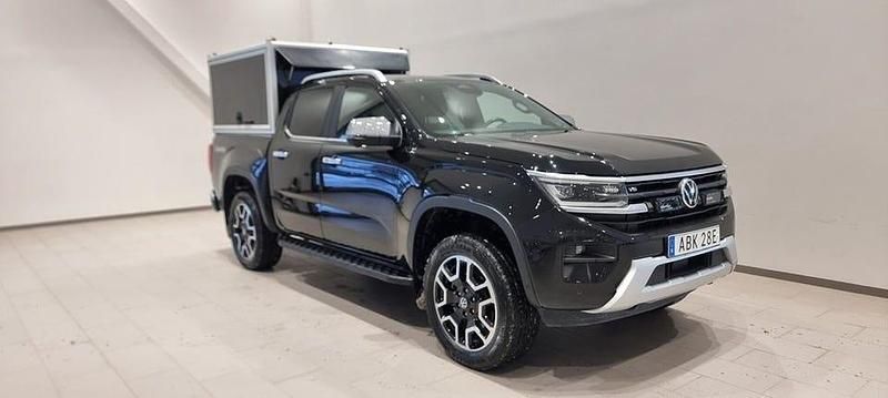 Midnight black metallic Begagnad 2023 VW Amarok Style Pickup | 899 000 kr - Bild 1/4
