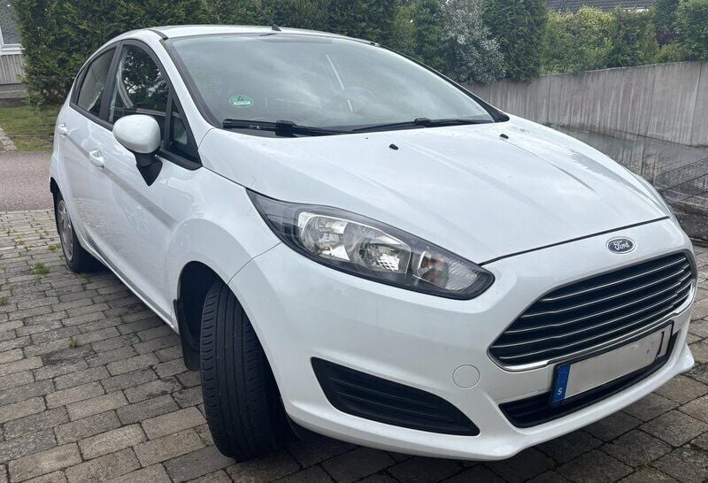 Vit Begagnad 2014 Ford Fiesta Trend Halvkombi | 62 500 kr (Marknadspris) - Bild 1/3