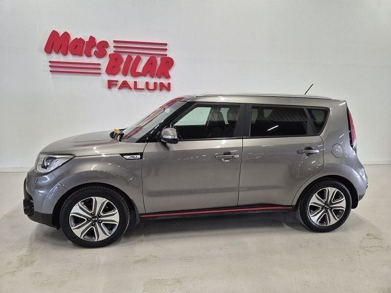 Grå Begagnad 2016 Kia Soul 2 SUV | 169 900 kr (Lite dyr) - Bild 1/4